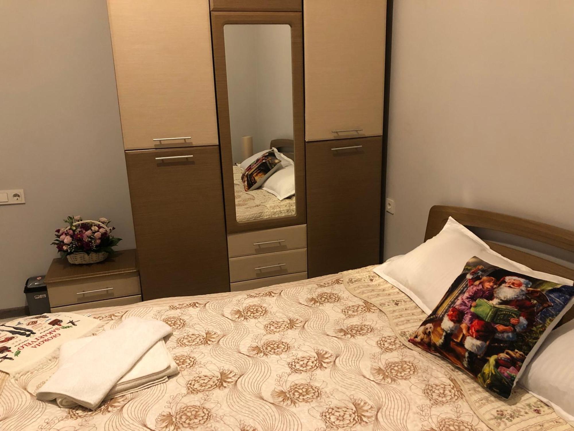 Pirosmani Apartment *